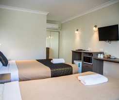 Lilac City Motor Inn and Steakhouse