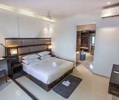  Aura One Hotel