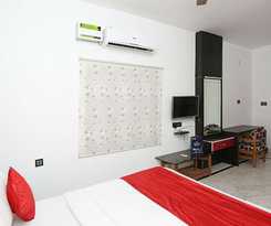 Hotel Oyo 6680 Galaxy International