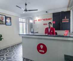 Hotel Oyo 5638 Om Regency I