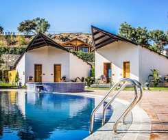 Bamboo Saa Resort and Spa