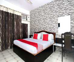 Oyo 10376 Golden Inn