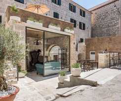 Hotel Heritage Palace Varos - Mag Quaint and Elegant Boutique Hotels