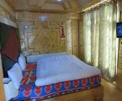 Tih Nezer Holiday Inn