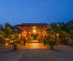 Hotel Blu Pine Villa and Pool Access