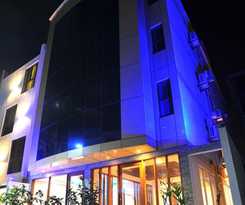 Turquoise Residence By Ui