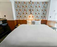 Check Inn Taichung Zhongshan