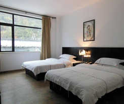 Hotel Your Distance Home