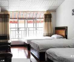  Emeishan Sanyuan Shuzhuang Home Stay
