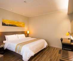Home Inn Plus (Shanghai Xintiandi Lujiabang Road Metro Station)