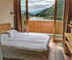  Deyishe Warm Night Lakeview Homestay