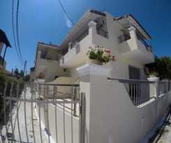  Jessica's Studios & Apartments