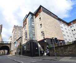 Aando Edinburgh City