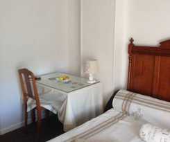 Hotel H&ocirc;tel Des Xii Ap&ocirc;tres & De La Cl&eacute; Des Champs