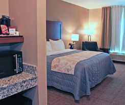 Hotel Heartland Inn and Suites