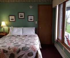 Hotel Snug Harbor Inn