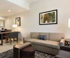 Hotel Embassy Suites By Hilton San Antonio Brooks and Spa