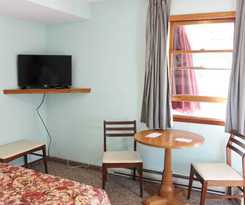 Motel Barberry Court