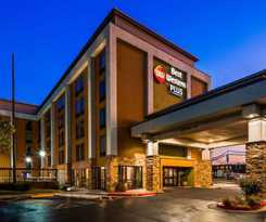 Hotel Clarion Pointe Near Medical Center