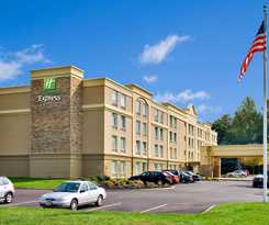 Holiday Inn Express and Suites West Long Branch, An Ihg