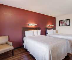  Super 8 by Wyndham Deerfield - Northbrook