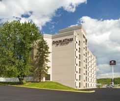 Hotel Doubletree By Hilton Washington Meadow Lands Casino Area
