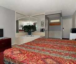 Hotel Latham Inn