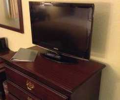Ramada Plaza By Wyndham Louisville & Confere
