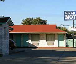 Hotel River Inn Motel