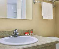 Super 8 By Wyndham Hartford South - Rocky Hill