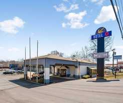 Hotel O Columbia Downtown near I-65