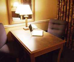 Hotel Piccadilly Inn Airport