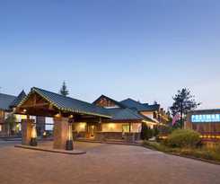 Hotel Postmarc and Spa Suites