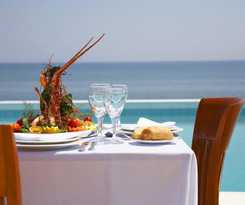 Hotel Ramada Plaza By Wyndham Thraki