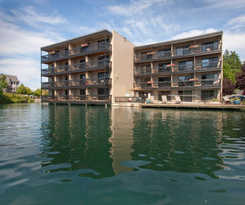 Hotel Lakeshore Inn