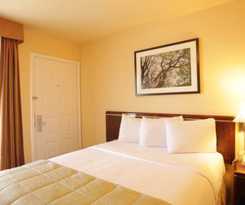 Hotel Habitat Suites