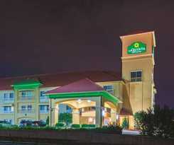 La Quinta Inn and Suites By Wyndham Tulsa Airpt / Expo Square