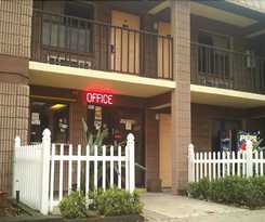 East Lake Inn