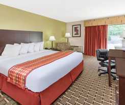 Days Inn & Suites By Wyndham Madison Heights Mi