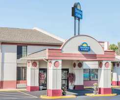 Hotel Days Inn and Suites By Wyndham Youngstown / Girard Ohio