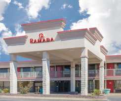 Hotel Ramada by Wyndham Edgewood Hotel & Conference Center 