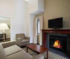 Hawthorn Suites Of Troy
