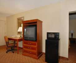 Hotel Quality Inn & Suites Hanes Mall