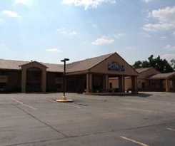 Hotel Clarion Pointe Marshall