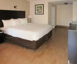 Quality Inn & Suites near Downtown Bakersfield