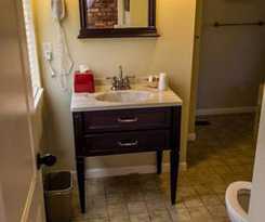 Motel Charm and Suites