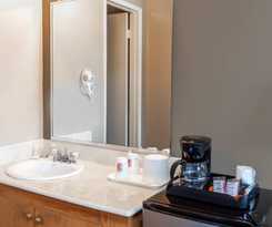 Hotel Super 8 By Wyndham Canoga Park