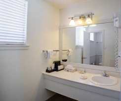 Hotel Twin Peaks Lodge & Hot Springs