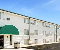 Hotel Baymont by Wyndham Liberty MO