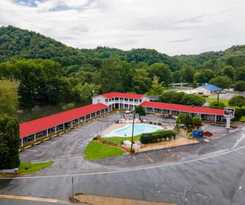 Hotel Lloyd's On The River Country Inn By Oyo